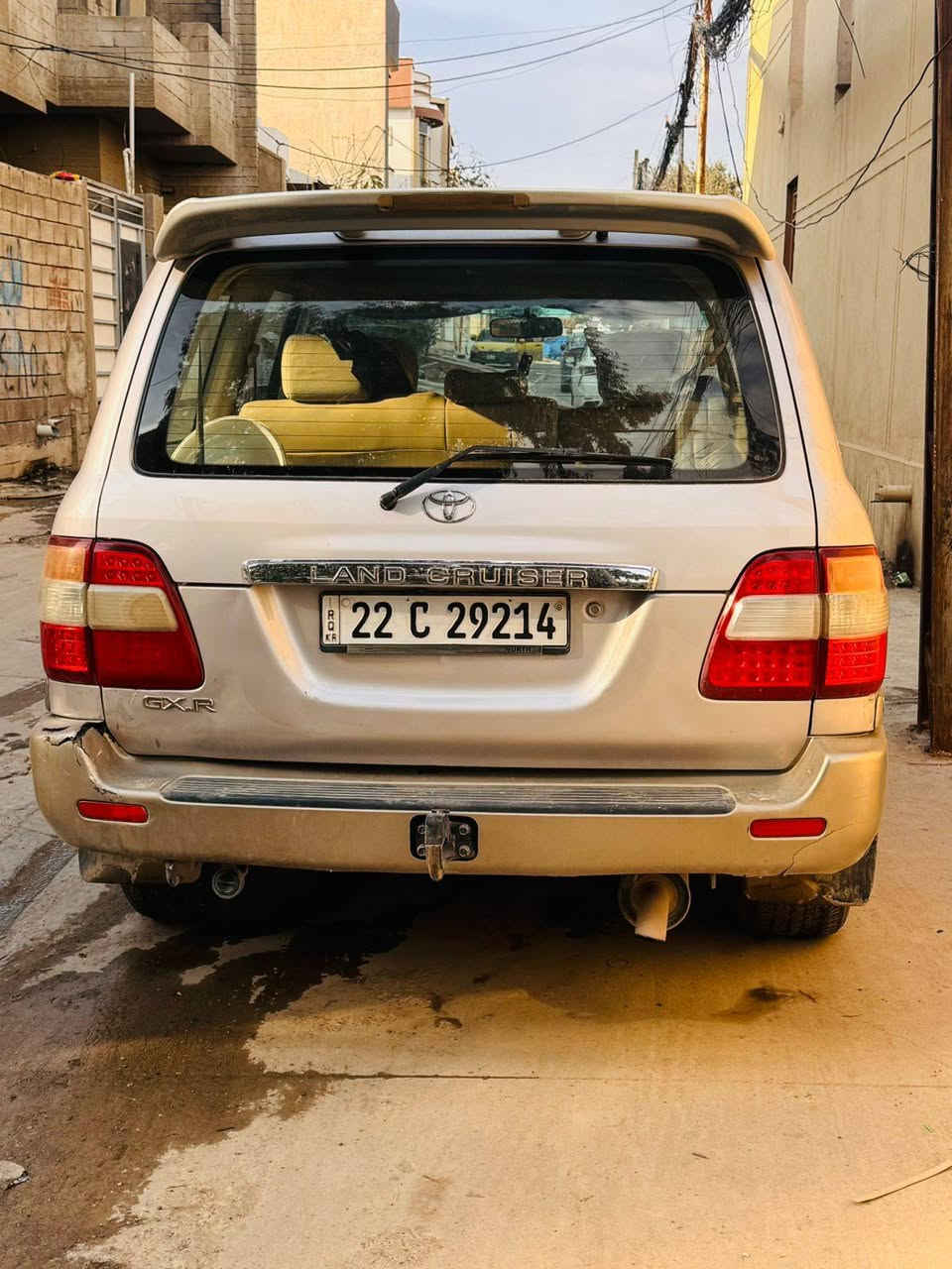 السلام عليكم
لاندكروز فول ب ستثناء التنته 2005
كير محرك شرط جاملغ اليمين بي صبغ بدون ضرر 

ملاحظة كيجات عاطله السعر 150 وبيها مجال 
رقم الهاتف  ***********
