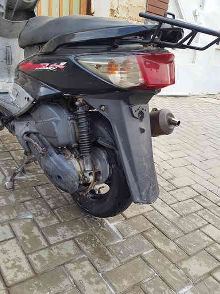 سلام عليكم سكنس فحل كابريتر دراجه جديده بالكارتون نقصه فقط بنز كلج فقط اي نقص مابيها دراجه مكاني البياع تقاطع درويش 
٧٥٠ وبيها مجال بسيط
***********
