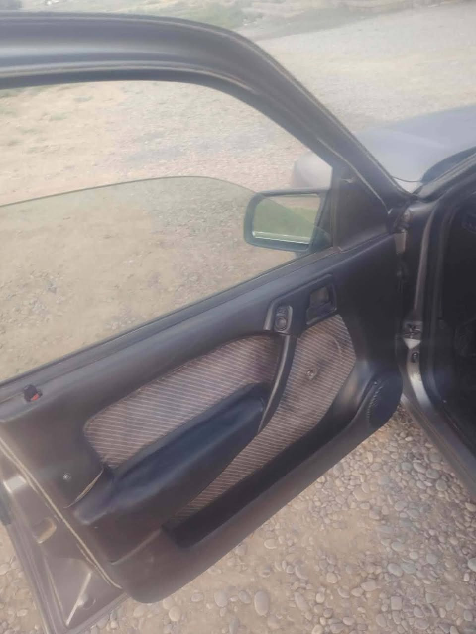 السلام عليكم مكلف بلنشر فكترا للبيع حجم 20كيرمحرك شرط موديل 91رقم دولي طخم جديد تاير جدد كهربائيات كلهه شغاله بدون صبغ شرط وكاله وتحويل السعر 32وبيهه مجال ***********
