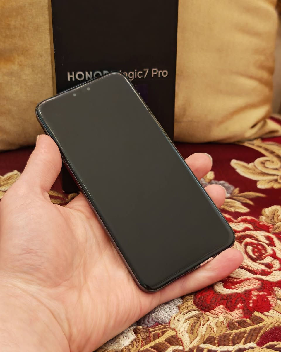 سلام عليكم. للبيع  أو مراوس جهاز هونر ماجك 7برو الجهاز أخو الجديد شخط مابي مكفول ذاكرة 512 رام 12 دبل شريحه مكفول شرط الفحص وياه كارتون سعره 875 مكاني كربلاء للتواصل على الرقم ***********
