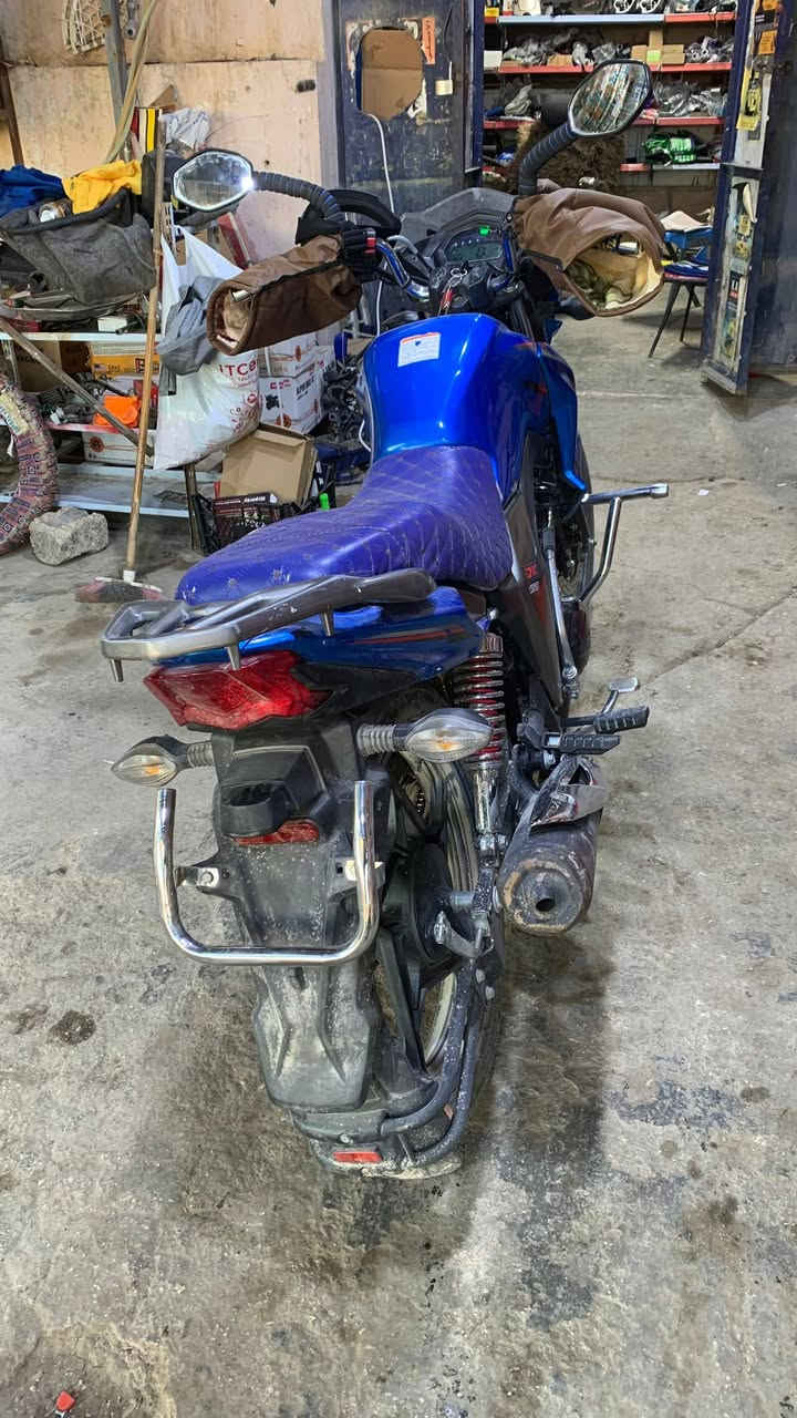 السلام عليكم للبيع مطور هوجي مستعمل موديل 19 اوراق ضائعه السعر مليون و 700 وبي مجال المكان الريحانه 
 التواصل فقط على الهاتف ***********
