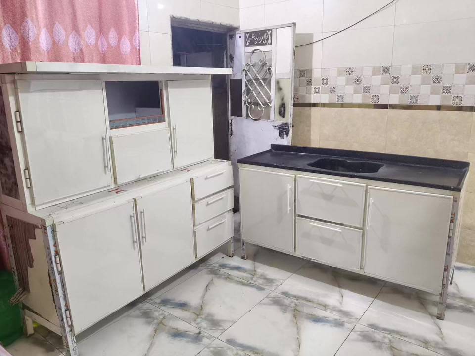 كاونتر متر ونص وملحق
سنك متر ونص مرمر 
واتساب  ***********
