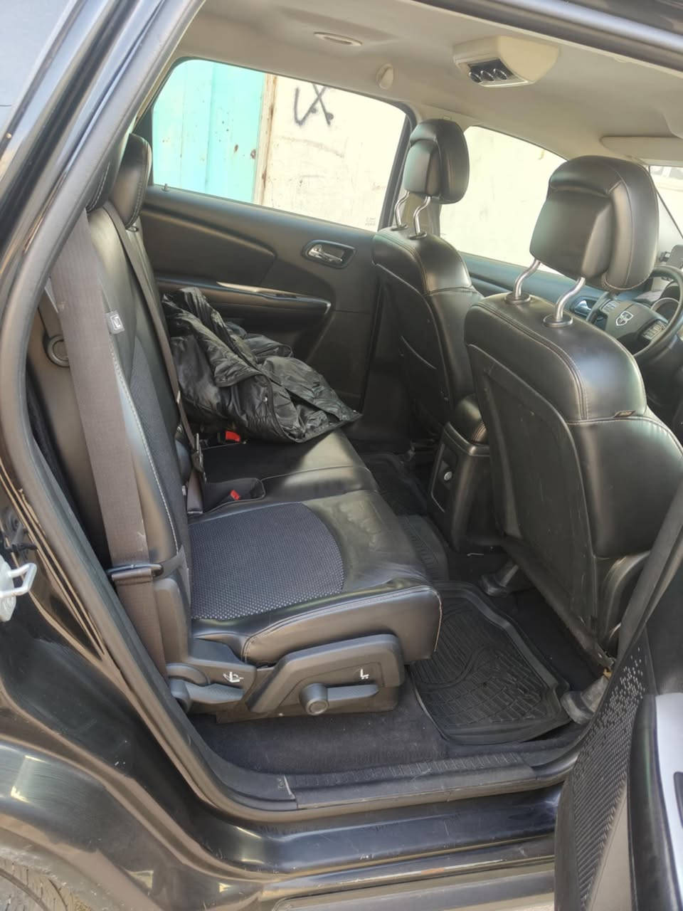 السلام عليكم دوج جورني موديل 2016
الحادث 3قطع وربع  بدون دواخل  ايرباكات سليمه كله
كير و مكينه بل كرتون  حداديه  جديد تايرات جديد
سياره مانقصه اي شي 6V3600 تبريد 3قطع                            رقم اربيل دولي
بسم ابن خالتي كردي  تريد وكالة تريد مدوار
السعر 125وبيه مجال ***********  
*********** للبيع فقط
