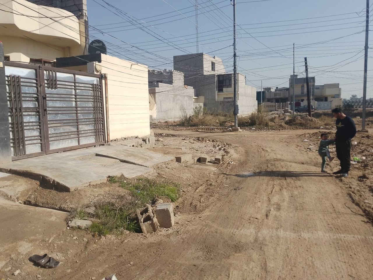 دار للبيع طابو صرف المساحة 120 الواجه 6م النزال 20 طابقين الطابق الأول كامل مفتاح للباب الطابق الثاني هيكل فقط بدون سقف الموقع كاطون الرحمه منطقة ال7الاف المنطقة مخدومة محطة الماء تبعد 300م منضومة كهرباء جديدة المدارس قريبة ابتدائية و متوسطة واعدادية تبعد 500م
السعر65 وبي مجال حك الجية مبادرة ماابيع واتساب 
‏‪***********‬‏
