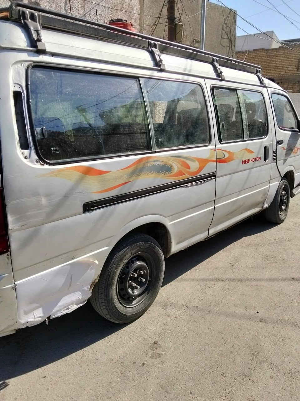 سلام عليكم فتون 2011 سياره دشبول مكسر يعني يرادلها دشبول  مصبوغه حزام السياره مكينه وكير وكاردن واكسل كلهن جدد زوج تايرات وزوج نص عمر مكاني بغداد حي اور السعر 55ترهم مراوس  ***********
