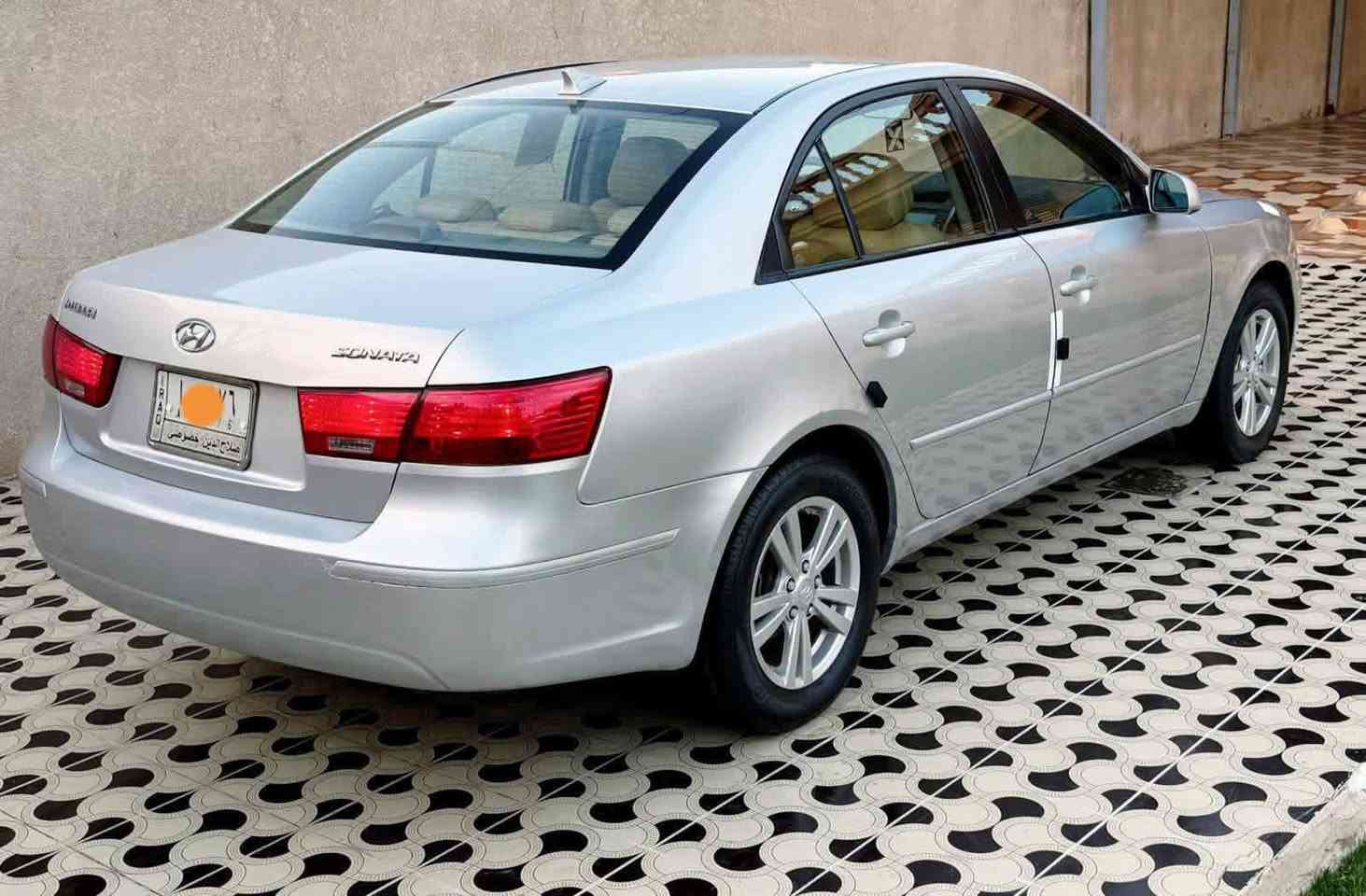 السلام عليكم
سوناتا 2009.وارد امريكي. 
رقم صلاح الدين. بسمي. ماشيه 148
محرك 2400دوش.كير مكفول تخم تاير جديد تبريد ثلج❄.. بيها قطعتين صبغ. بدون دواخل. 
مكان السياره صلاح الدين. بلد. الضلوعية. 
***********
