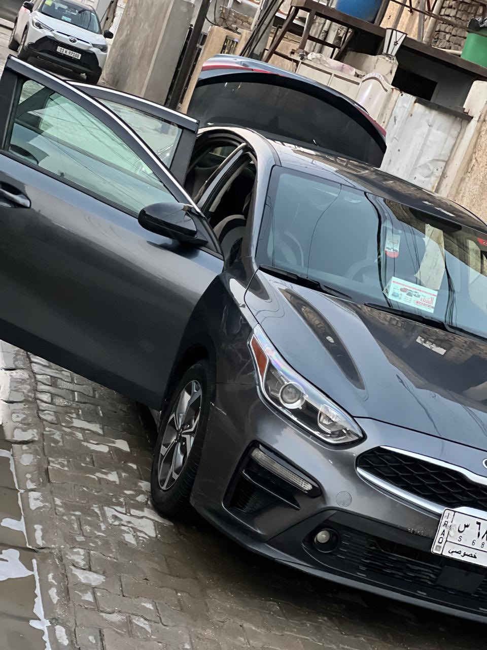 كيا فورتي 2019 وارد امريكي بدون ايرباك صوره الحادث موضحه بسونار المواصفات عاديه بدون فتحه وبصمه تحكمات استيرن تبريد تدفئه شغاله صدره نظيف رادار امامي كامره خلفيه 
السياره شادله زنون عارضه 127وبيه مجال 
***********
