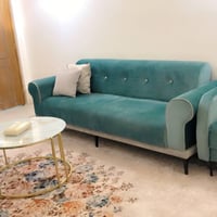 ٢ قنفة كبيرة • ٢ كراسي • بدون ضرر