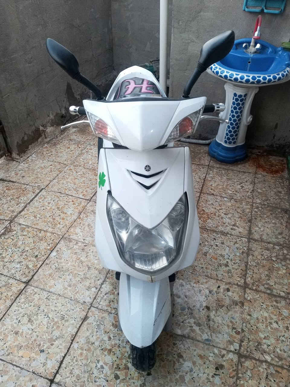 دراجه سكنس للبيع
الدراجه نضيفه و كهربائياته كاملات و ستان كهربائي و كفراتهه بيض بلاديات و الدراجه كلهه بلاديه ما مجفتهه و المحرك مالتهه ناعم و الدراجه نوزل و الدراجه ما بيهه اي نقوصات رايدهه ب600 و بيهه مجال 
*********** مكاني بغداد المشتل
