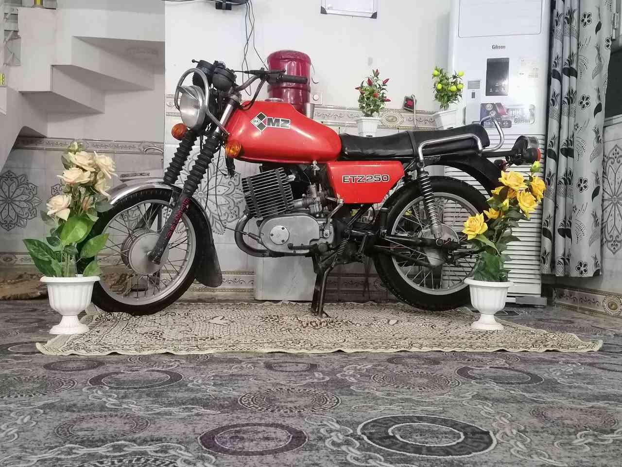 من رخصة مدير الگروب دراجه MZ موديل 1982 گصه 3 لحيم بس شويه بالخشم رقم انگليزي وسنويه كربلاء تحويل ثاني يوم للاستفسار على الخاص او على هذه الرقم ***********
