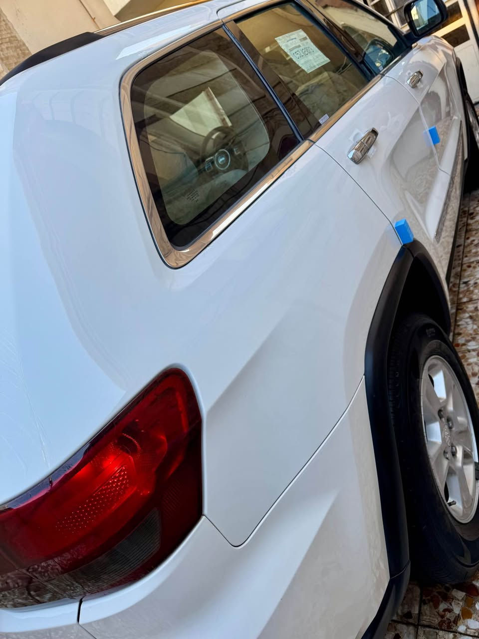 السلام عليكم جيب 2011 للبيع وارد امريكي السيارة كلين تايتل بدون حادث بدون غرق بدون كلشي وتقريرها موجود صار بيها منورة التحميل شوية صبغ بل تكم محدد بل صور بدون دواخل بدون معجون بدون ايرباك بدون كلشي بسبب التحميل السيارة جديد جداً رقم بغداد مميز السيارة شادلها قبل اسبوع صدر ب٧٠٠ الف وتخم تاير جاهزة من كل النواحي موصفات كشنات كهرباء بصمة شاشة كبيرة كامرة خلفية حساسات وباقي الموصفات المعروفة كير مكينة خير من الله السعر 157 وبيها مجال حك الجية المكان بغداد السيدية رقمي *********** بغداد, العراق
