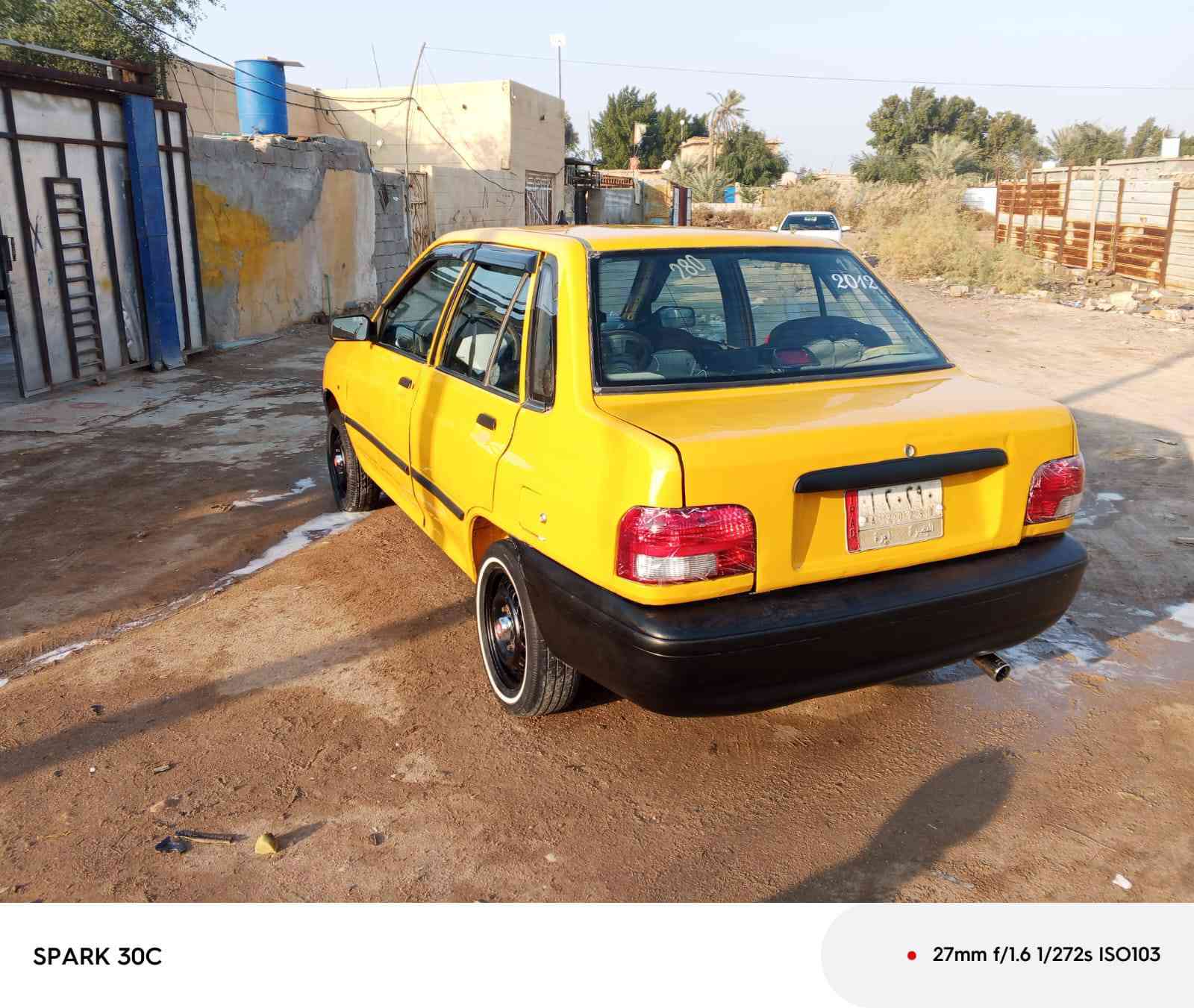 للبيع
موديل 12 بدون راعي ابيع كوم حديد 
السنوية منتهية
حاليا بيها ضرر الجملغ مال السايق دحكه خفيفه 

السعر 12 
السيارة بالبصرة 
الشراي يتصل 
***********
