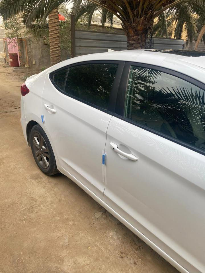 �🔥 للبيع – هيونداي إلنترا 2018 فل مواصفات 🔥🚗

✨ سيارة أنيقة – اقتصادية – عملية
✨ فل كامل بدون إضافات شرط كل ابلادي 

 • تشغيل بصمة (Smart Key)
 • دخول ذكي بدون مفتاح
 • شاشة لمس متعددة الوسائط
 • نظام ملاحة (GPS)
 • كاميرا خلفية
 • حساسات خلفية
 • مثبت سرعة
 • تحكم بالمقود (صوت – مكالمات)
 • بلوتوث + USB + AUX
 • مكيف هواء أوتوماتيك
 • فتحة سقف
 • مقاعد مخمل
 • مقاعد أمامية مدفأة
 • تحكم عادي بالمقاعد
 • مرايا كهربائية مع إشارة
 • إضاءة LED
 • نظام ABS للفرامل
 • نظام مانع الانزلاق
 • نظام الثبات الإلكتروني

️ الحالة: ممتازة جدًا
📄 خالية من المشاكل وجاهزة للاستخدام

💰 السعر: 133$ (قابل للتفاوض البسيط)
📍 الموقع:  كربلاء المقدسة
📞 للتواصل: ***********

� السيارة بيها حادث بأمريكا (خفيف) وتم تصليحه بشكل كامل ( الحادث فقط الجنطة)السونار مرفق مع الصور 

⚠️ الفرصة لا تتكرر – إلنترا فل بهذا الوضع نادر
🔑 جاهزة للفحص والشراء الفوري
