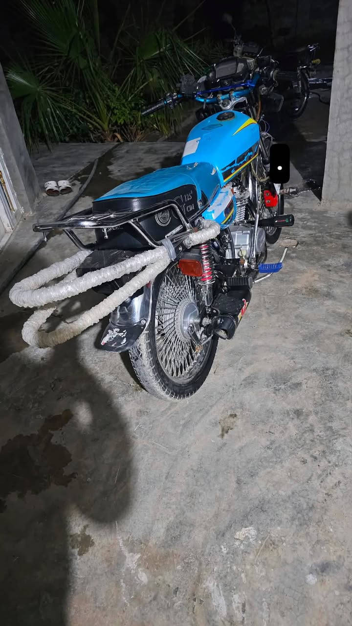 سلام عليكم دراجه للبيع تايكر موديل 2023( مرقم كامل سنويه بسمي الئ30)
محرك شرط دبلات شرط تايرات دراجه بعد حله من صوره  مال جناي عله يدي دراجه بيه نواقص خفايف 
اسعر خاص? او تصل ***********
