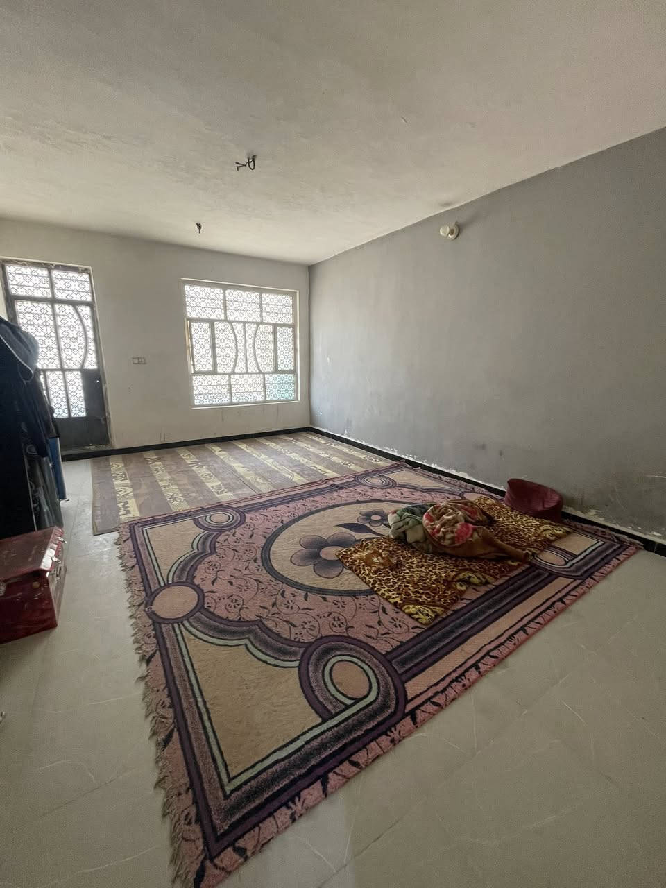 سلام عليكم 
بيت ١٠٠ متر الشعب زراعي شارع ابو ماهر منطقه مرتبه كولش الفرع عريض  تفاصيل ٣ غرف نوم واستقبال جبير نقص كاشي  وستاير الاستفسار تصال ***********
