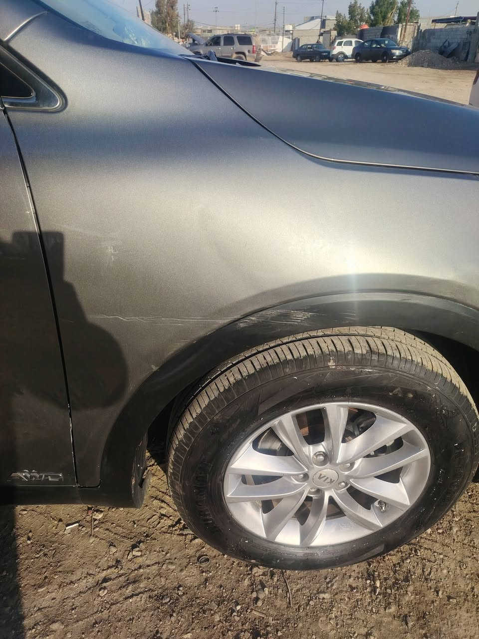 السلام عليكم ورحمة الله. سورنتو موديل ٢٠١٨ وارد امريكي ٧ راكب محرك ٢٤٠٠ جي دي اي 
اللون فيلي ..رصاصي محدد..
الضرر ..ربع بنيد ودعاميه أمامية
بيها شخوط قلية موجودة بالصور 
 ايرباك طاك
العنوان ديالى كنعان
السعر ١٦٠ قفل بيع فقط بدون مراوس وبدون اقصاد 
رقم الهاتف ***********
