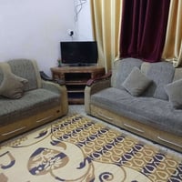 للبيع قنفات 7مقاعد مع ميز تلفزيون مع كرويتات عدد 2 للأستفسار اتصال 077...