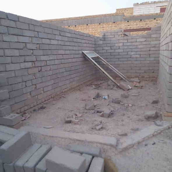 سلام عليكم هيكل للبيع مساحه 230م للبيع 
يحتوي ع 3غرف واستقبل ودونيه ومطبخ حار وبارد صحيات خارجي وداخلي ومساحه جبيره مكانه دجين ب33 وبيه مجال بشارع قصي ابو مولد ***********
