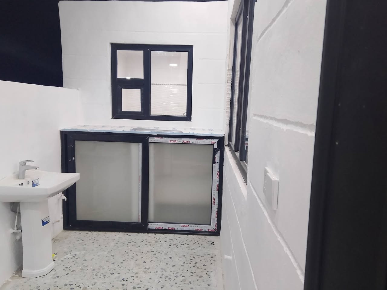 بيت للبيع توله فروش مساحه120متر مربع بناء حديث جديد نوع العقار (توزيع قايم مقام ) عدد غرف نوم3
استقبال مطبخ حار بارد حمام صحيات 2
سقف مغربي وثاني كاشي سيراميك نظام تكتات السعر 60مليون وبي مجال رقم الهاتف***********
