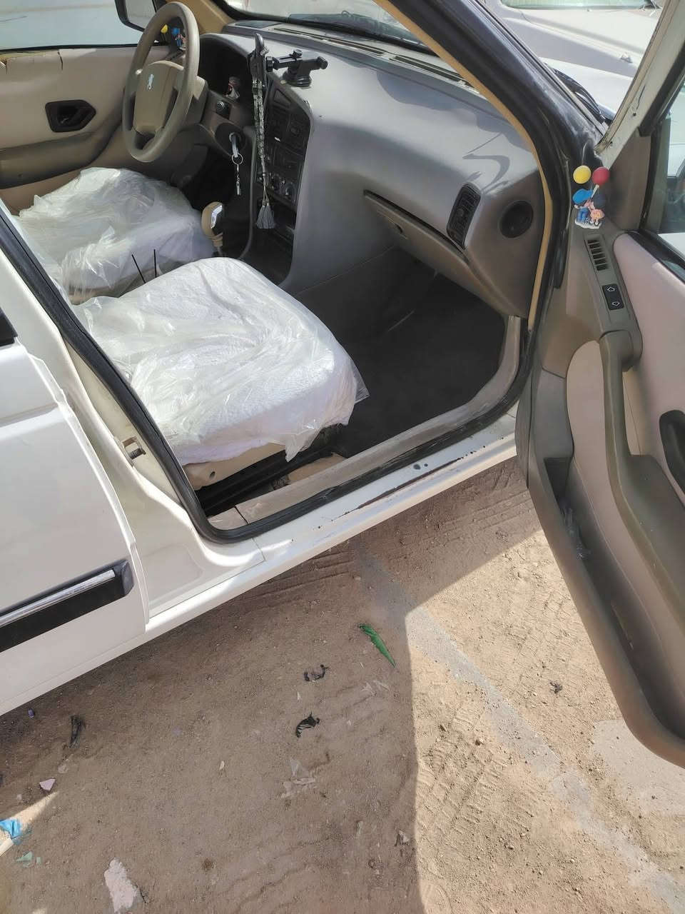 سلام عليكم شباب بيجو 405البيع امعمره تعمير حلو تبريد ثلج كير محرك حلوت كهربيات كله شغاله مكاني نجف متواجد وتساب ***********او فيس
