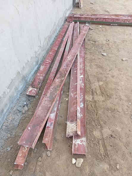 السلام عليكم ورحمه الله وبركاته شيلمان عدد تقريب 32 + زوايه هنكلان  + شبابيك + بيبان +قفص مكيف الشيلمان بيه 4 ونص والباقي على 4 ثقيل بس مو القديم كلش نضيف لامزنجر ولاماكول قبل اشتريته المتر 12الف هسه اريد المتر 8 والشبابيك والبيبان بكيف المشتري ينطي سعر واني بالخدمه مكانهم ذي قار سيددخيل رقم تلفون اتصال فقط ***********
