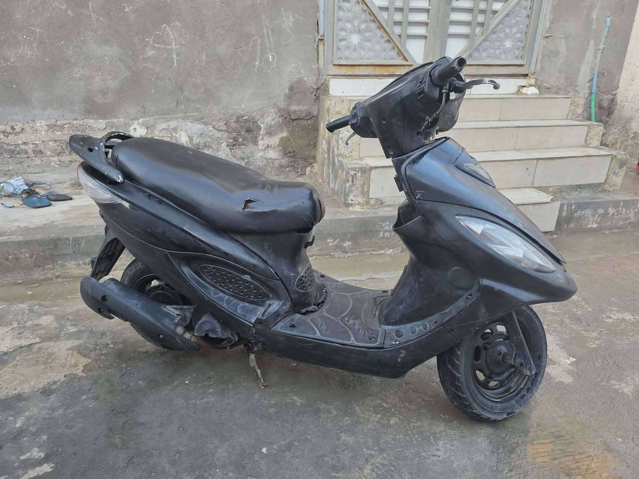 دراجه جي فور مكينه مامفتوحه شلعه ومعدل دراجه كلشي شغال بيها ونضيفه
مكاني ناصريه قضاء الغراف مستعجل ع البيع سعر ٦٠٠
***********
