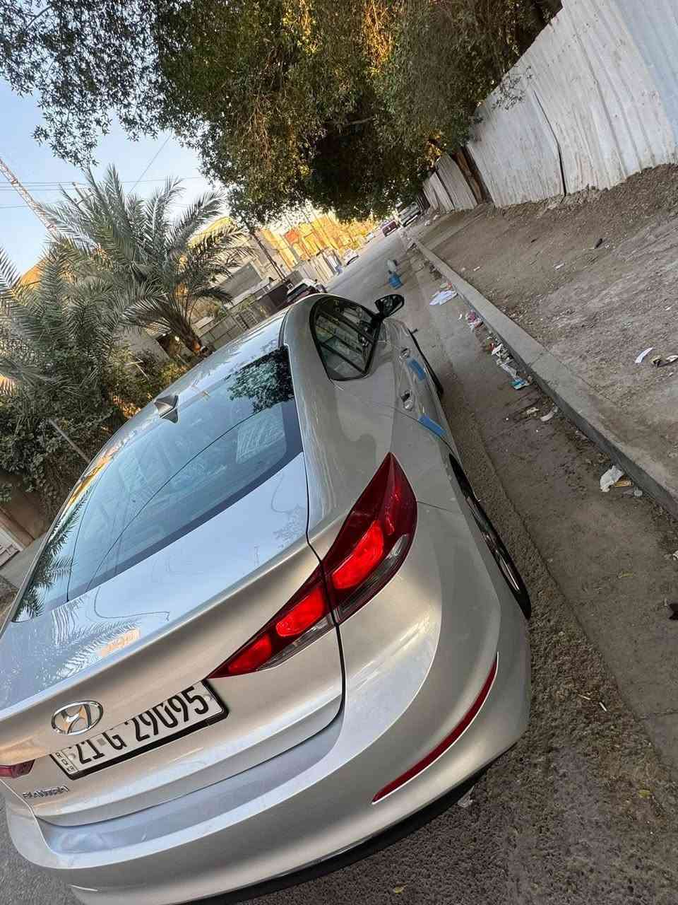 السلام عليكم 
للبيع النترا 2018 وارد أمريكي حادثها فقط بنيد وراجع نفسه 
السيارة ليبل واحد ماشية 66الف ميل مكينة 2000دوش وكير AT
مواصفاتها: 
تحكم ستيرن اربع جهات 
شاشة اعطال
٣ أنظمة قيادة
رادارات 
شاشة حجم كبير بلادي 
كامرة بلادية 
مانع انزلاق 
وبعد مواصفاتها المعروفه 
السيارة احلى من الصور بهواي ومناقصها برغي ترايك للبصرة فقط المكينة بداية تبخير غير هذا السيارة مناقصها شي والسيارة ب 120$ وبيها مجال بسيط 
مكاني بغداد فلكة ٨٣ 
هاتف:***********
