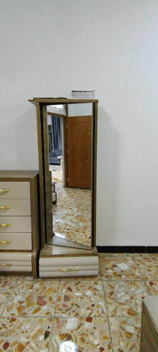 ملحقات غرفة نفر واحد جدد خمس قطع جدد سعرهن 175وبيه مجال لشراي مكانه نجف


**إذا كنت صاحب هذا الإعلان وتريد حذفه لأي سبب، رجاءا أرسل رسالة إلى الدعم الفني**