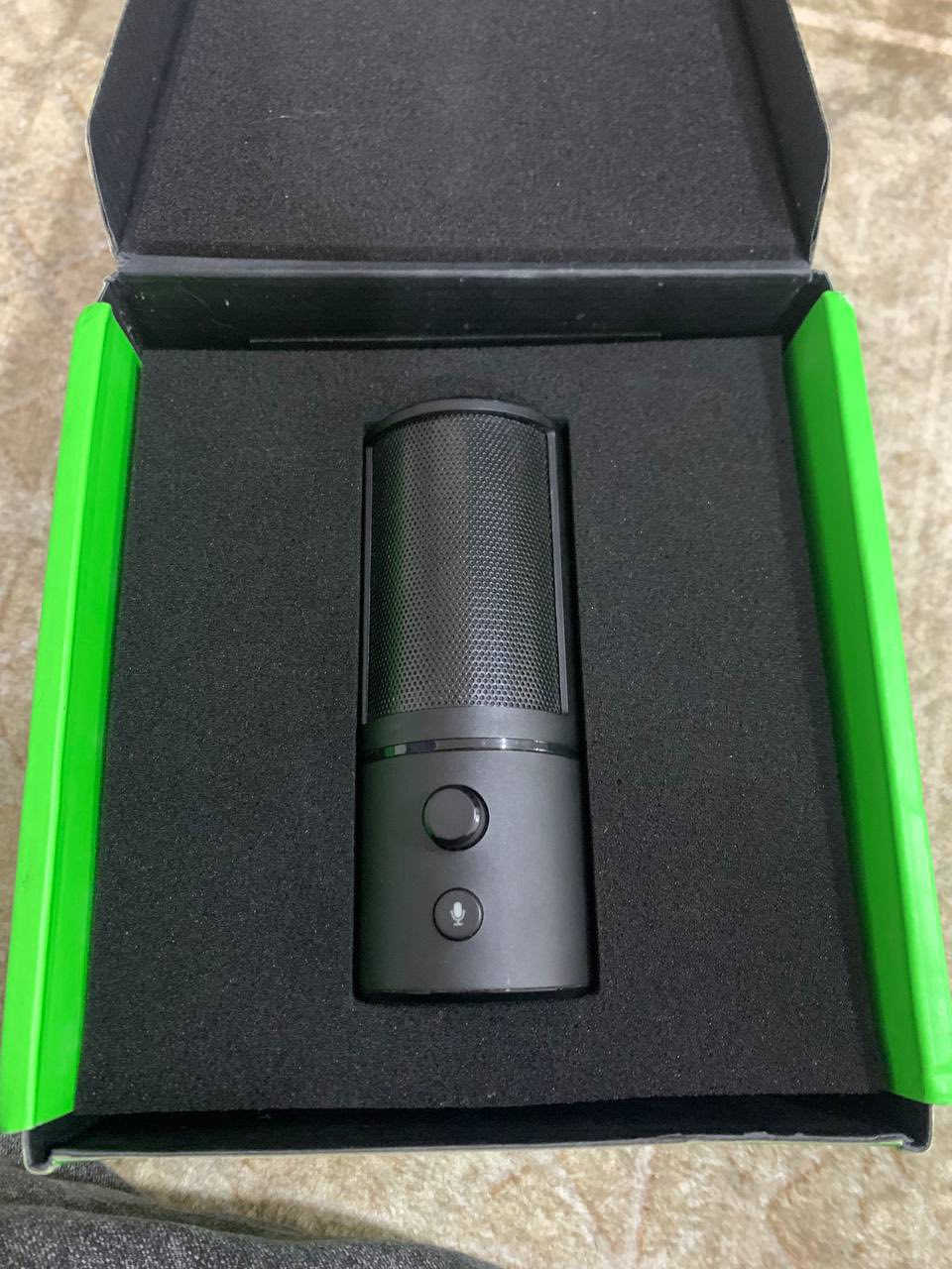Mic razer seirenx 
نضافة 95%.    اداء مرتب صوت نقي  كامل الملحقات 
واتس ***********.  توصيل لكل العراق
