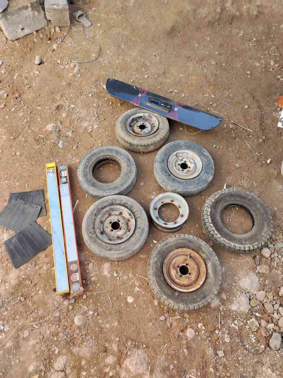 سلام عليكم غراض تكتك للبيع
1-تايرات نضيفات يفيدن سبيرات

2-مسجل شغل نضيف

3-مرايات نضيفات

4-واقيات جدد مامستخدمات

قيم بما يرضى الله


**إذا كنت صاحب هذا الإعلان وتريد حذفه لأي سبب، رجاءا أرسل رسالة إلى الدعم الفني**