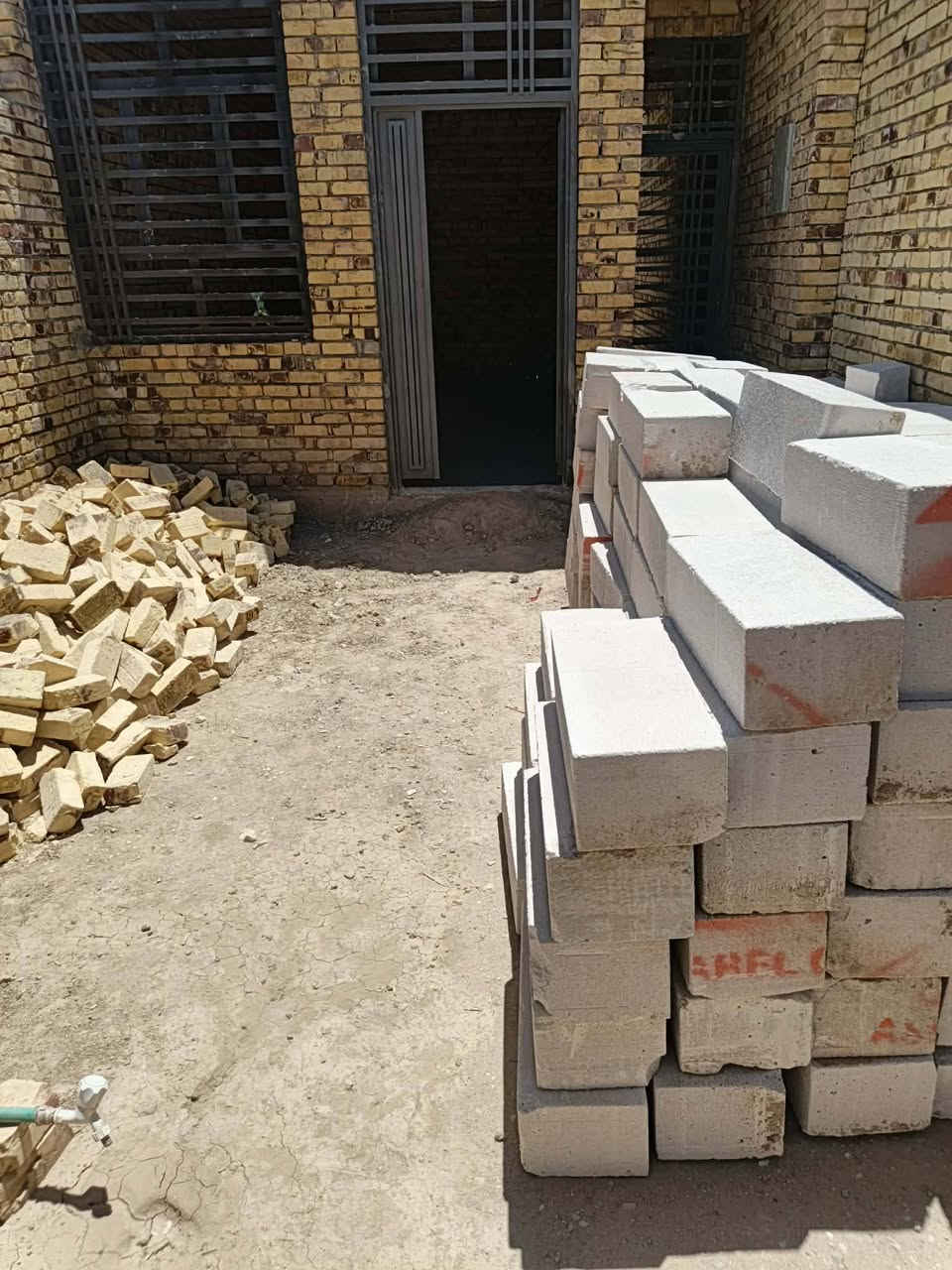 سلام عليكم بيت البيع المساحه 130متر
العنوان حي الشرطه طابو زرعي سند 25 بناء درجه اول بناء جديده 5في 26 نزال
السعر خاص
***********
