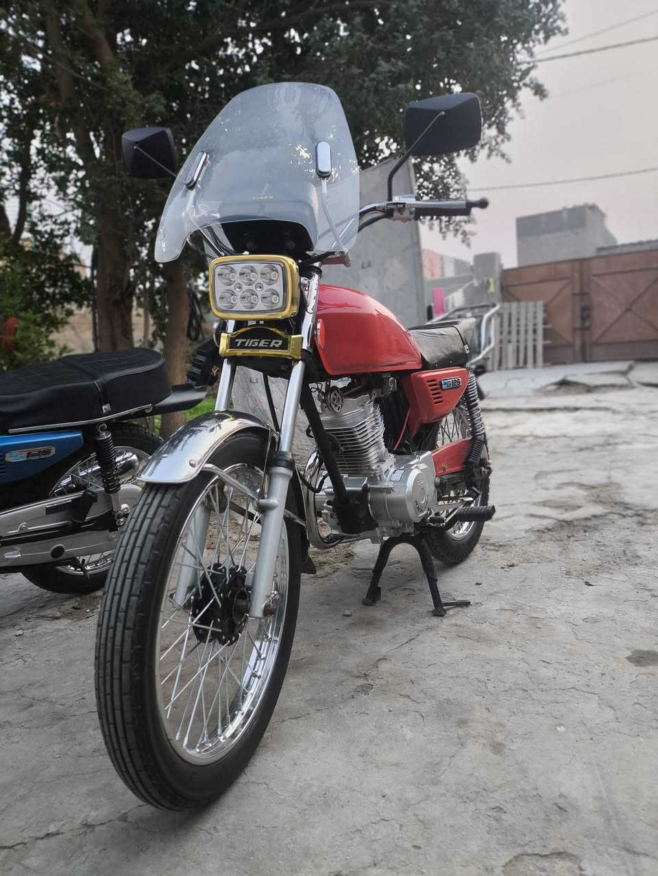 سلام عليكم دراجه4كير كلك لبيع سعر325
***********
