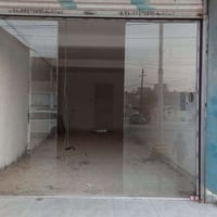 محل للايجار واجه 4متر نزال13متر.   تتوفر فيه الجام خانه جديدة التركيب ...