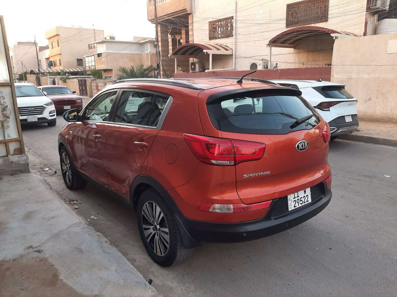من رخصت لادمن 
عندي سيارة سبورتج 15 مشمشي خليجي 
محرك 4 سلندر 2000 دوش 
سيارة بيه صبغ باب امامي ايمن 
ماشيه 158 ألف 
سعر 133 ورقه وبيه مجال بسيط 
مكان سيارة بغداد دوره قريب جسر الميكانيك 
*********** / ***********
