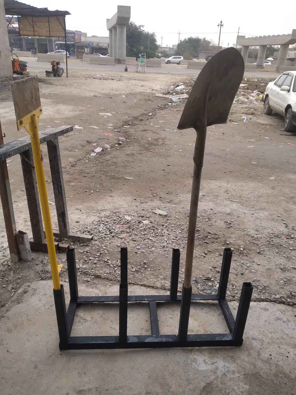 سلام عليكم حدادة متجول داخل كركوك وأطراف كركوك وبسعر مناسب نجيك الباب البيت نخلص شغلنة اذة ماعجبك لاتنطي ولا دينار عليك بس اتصل وتدلل***********
