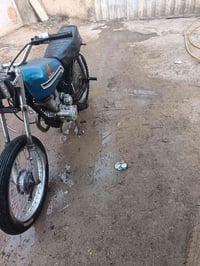 دراجه كلك للبيع محرك بيه خيط سعر 150 شراي يتصل 07842306385