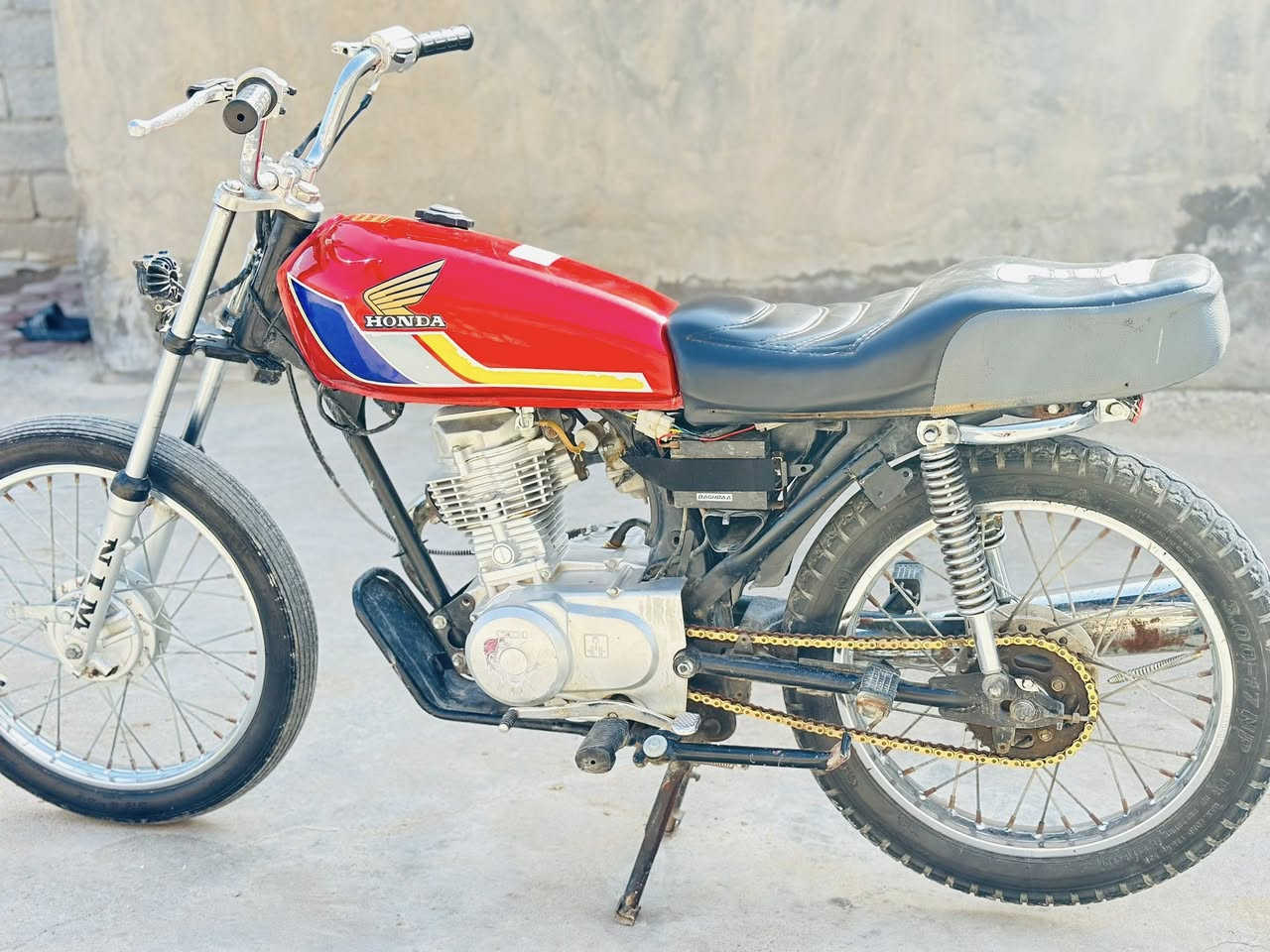 سلام عليكم للبيع دراجه اربعه كير شاصي 21 تعميره 24اوراق استنساخ متواجد فيسبوك
***********
