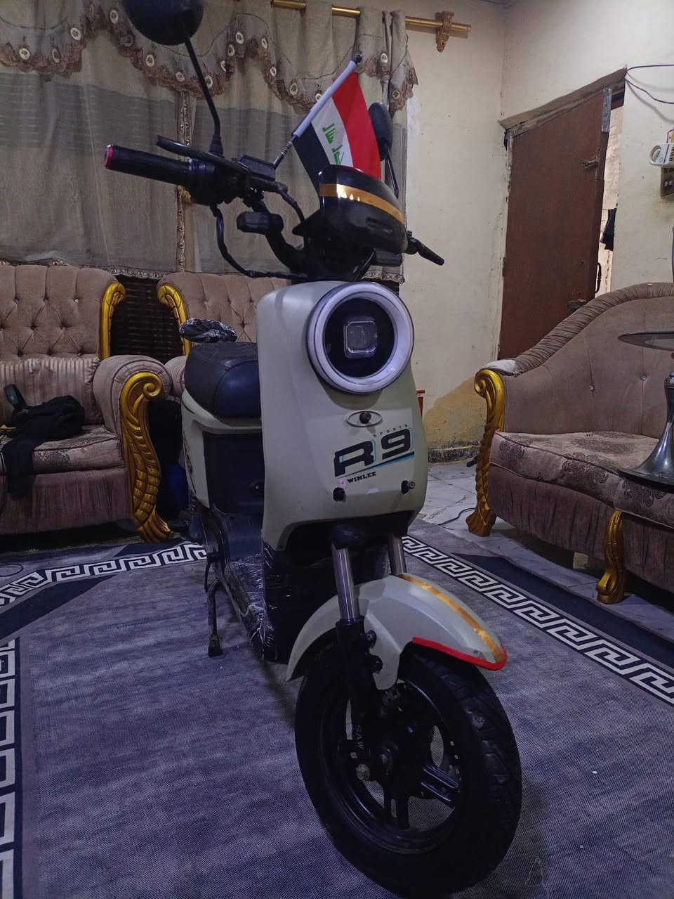 دراجه 2025شحن نظيفه وكامله وبطاريات كبار نوعيه جيده حجم20افظل نوعيه وقويات سعر400عنوان بصره نواب ظباط مقابل مستشفى العسكري ***********
