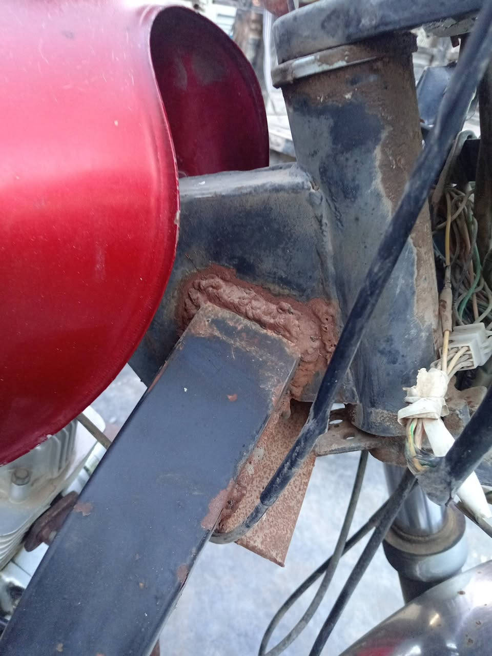 سلام عليكم ستوته لبيع موديل 2017 وضع شركه اتنين سويج موجود كامل كهربائيات كله بس يريد باتري بليته موجود لا صرف البخار ركبه عيب مابي بس تقوى ملحوم ادراعه مثل ما وضح بل صور سعره 800بي مجال قليل خابر ***********
