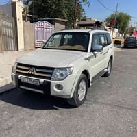 باجيرو 2008 حبتور بيها 4 قطع صبغ اثر شريط بدون اي ضربه مكينه 3500 المر...