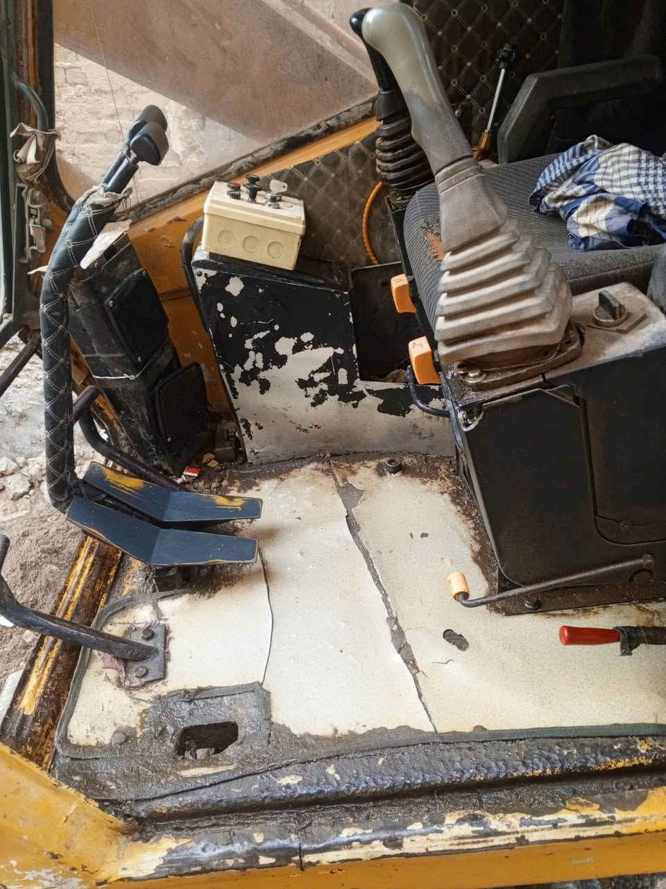 السلام عليكم حفاره للبيع حجم 60 مكان بالنجف ***********
