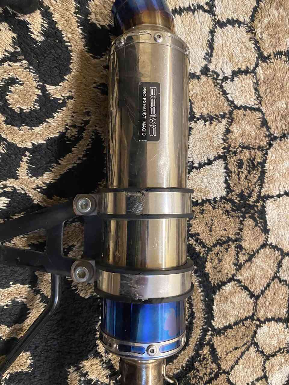 سلام عليكم صالنصه رياضي ام لحساس مال رنبه بيه كاتم صوته مال تي ماكس صالنصه مشلوعه من دراجه رنبه سكنس فحل سعر ١٧٠ رقم ***********
