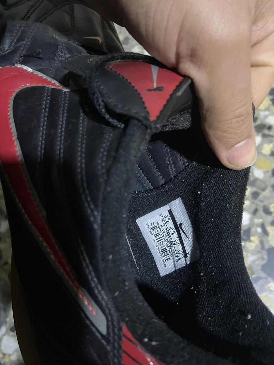 تكرمون حذاء نايك  كرة قدم صالات اصلي فيتنام باركود نظافه ٩٩ بالميه قياس ٤٣ السعر ١٠


**إذا كنت صاحب هذا الإعلان وتريد حذفه لأي سبب، رجاءا أرسل رسالة إلى الدعم الفني**