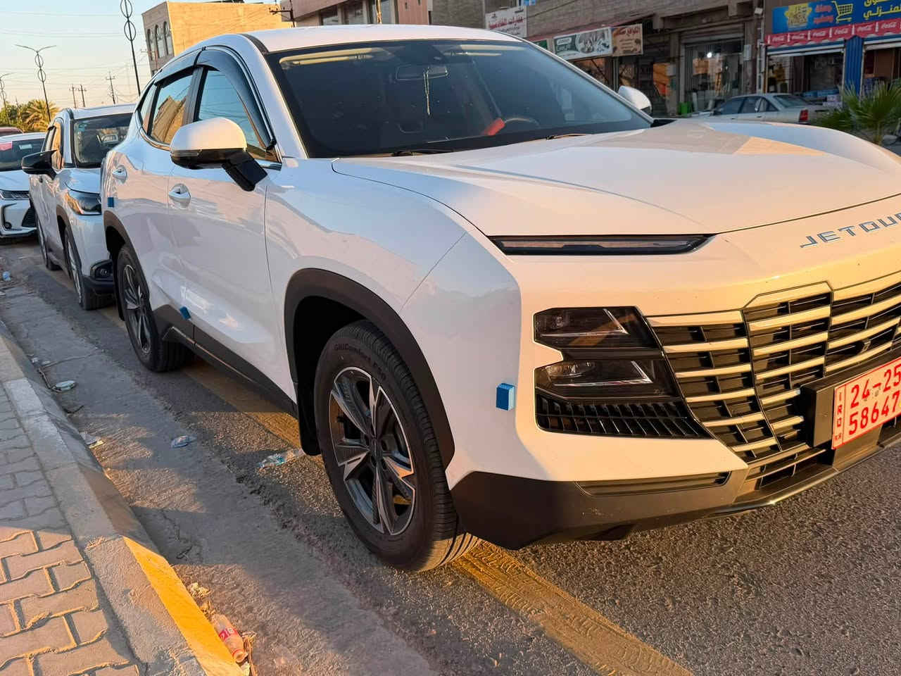 Dashing 1.5L Comfort جيتور
الموديل: 2026 (خليجي):

ویل قياس 18 إنج

كاميرا خلفية

حساسات خلفية

مثبت سرعة

شاشة عرض ترفيهية قياس 12.8 انج 

شاشة عرض معلومات القيادة قياس 8 انج

نظام صوتي عالي الجودة

نظام أبل كاربلاي وأندرويد أوتو لاسلكي

نظام اوامر و تحكم صوتي

مصابيح أمامية و خلفية أوتوماتيكية ليد LED

المرايا الخارجية كهربائية

دخول ذكي (بصمة)

تشغيل عن بعد

خاصية إغلاق النوافذ عن بعد

منفذ شحن سریع مزدوج Type-C

نظام تنقية مع الهواء مع فلتر N95

وسائد هوائية أمامية

انماط قيادة متعددة

نظام الفرامل اليديوية الأوتوماتيكي (Autohold) نظام التحكم بنزول المنحدرات

نظام المساعدة لصعود المرتفعات

نظام مراقية ضغط الاطارات

نظام المكابح المانعة للانغلاق ABS

نظام التحكم بالثبات

_________________________________________________

 السيارة كاتي (بدون رقم )تترقم شمالي

ماشية 1200فقط 

مكفوله كفاله عامه 

سعرها 22و800

مكان السيارة تكريت
***********
