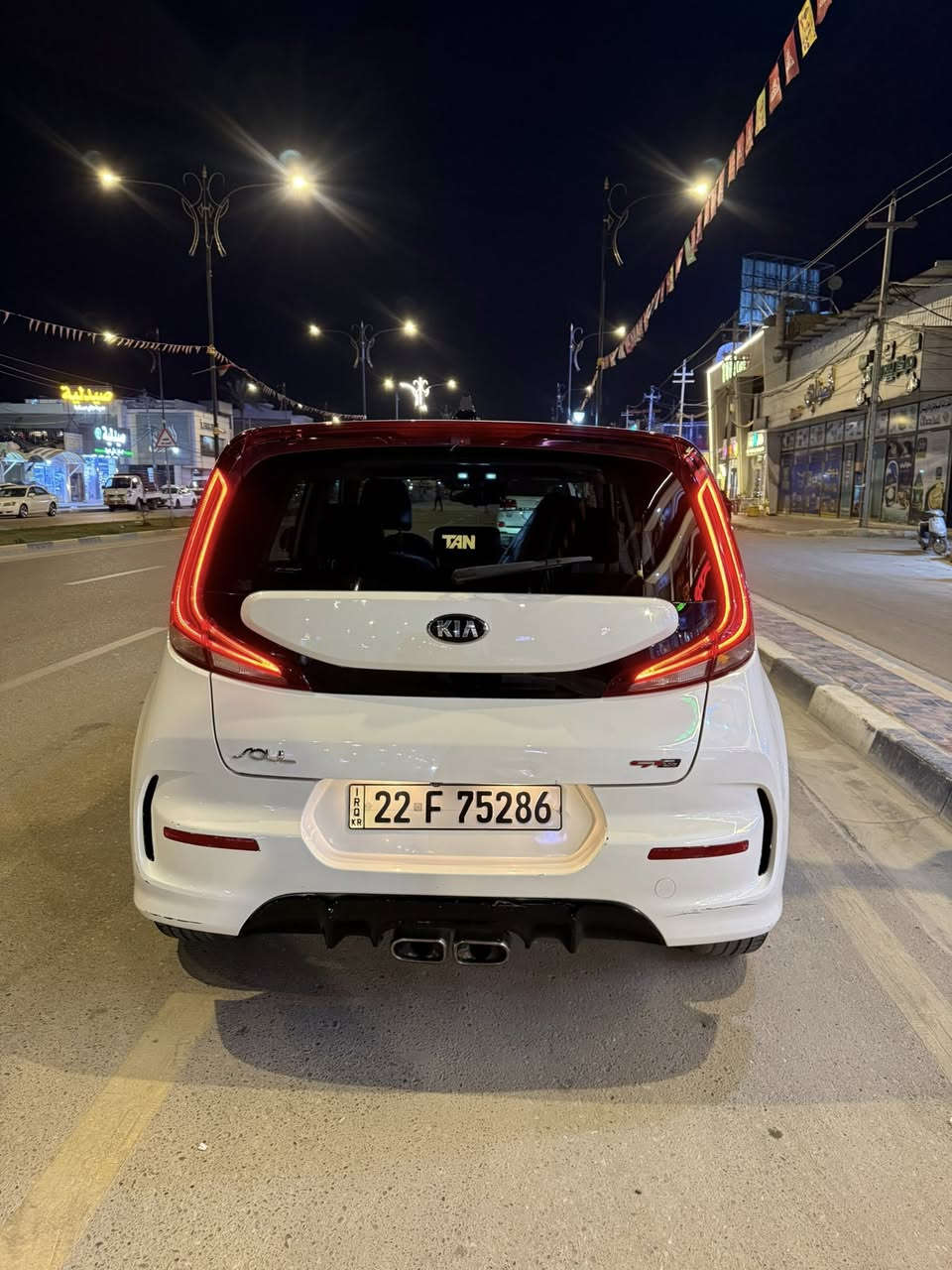 السلام عليكم
كيا صول 2020 للبيع
سيارة جيتي لاين يعني فول الفول 
ماشيه 64 mi
حادث وسونار موجود بلصور 
سياره بأسمي 
مكانها كربلاء الهندية 
***********
سعر 148
