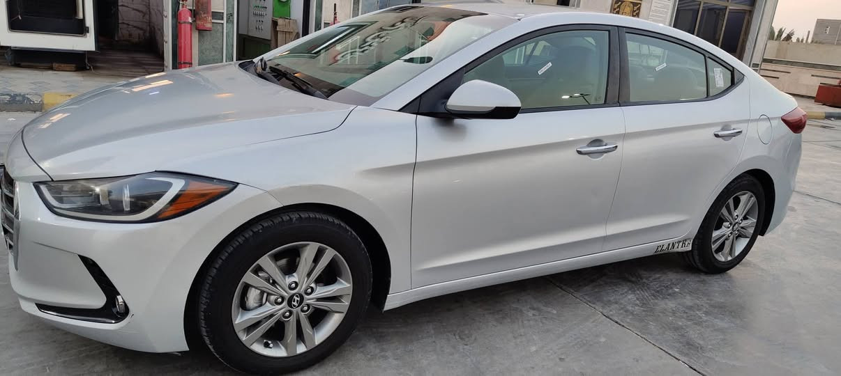 سلام عليكم سياره البيع النتره وارد امريكي موديل17 مكان الناصريه ذي قار سعره128 وبيه مجال***********
