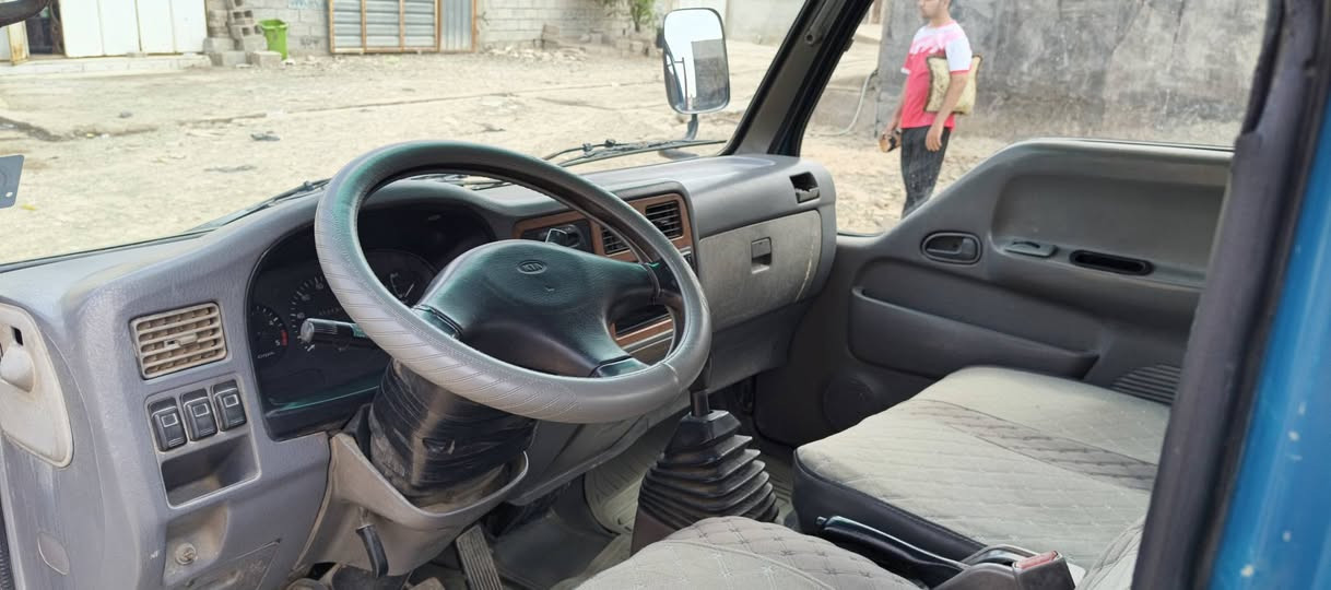 السلام عليكم كية فونتيرا للبيع موديل 2000 قلاب رقم صلاح الدين مكانها كركوك سنوية مشروع وطني لحد 2028 كير شرط محرك بي بخار الشاصي مفطور ومصلح تايرات جديد مابيهة ضربة ولا صبغ والباقي كدام العين سعرها 65 وبيهة مجال ***********
