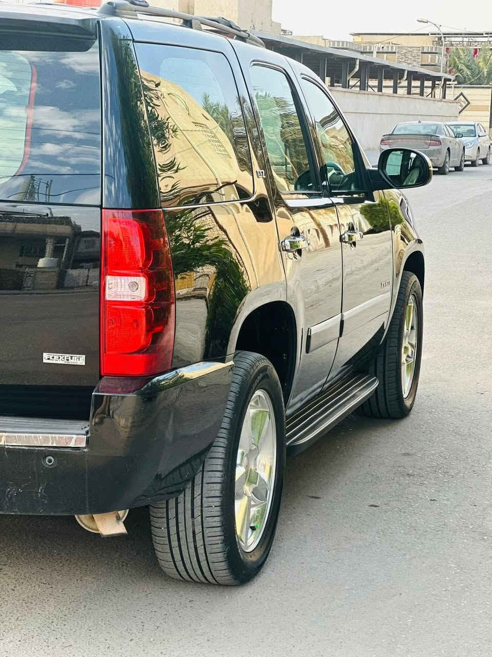 تاهو مديل 2012 خليجي LTZ 
شفروليه تاهو مديل 2012 رقم سليمانيه الدولي سنويه جديده تحويل او وكاله بسمنه السياره كفاله من كلشي
مكينه وكير مكفول بلادي عل وضع الشركه مامتعوبه
ماشيه 100km جاهزه كل نقص مابيه سياره نضيفه بمعنى الكلمه استخدام شخصي فول مواصفات واحد عله
للاستفسار اكثر اتصل عل رقم *********** مكاني بصره
