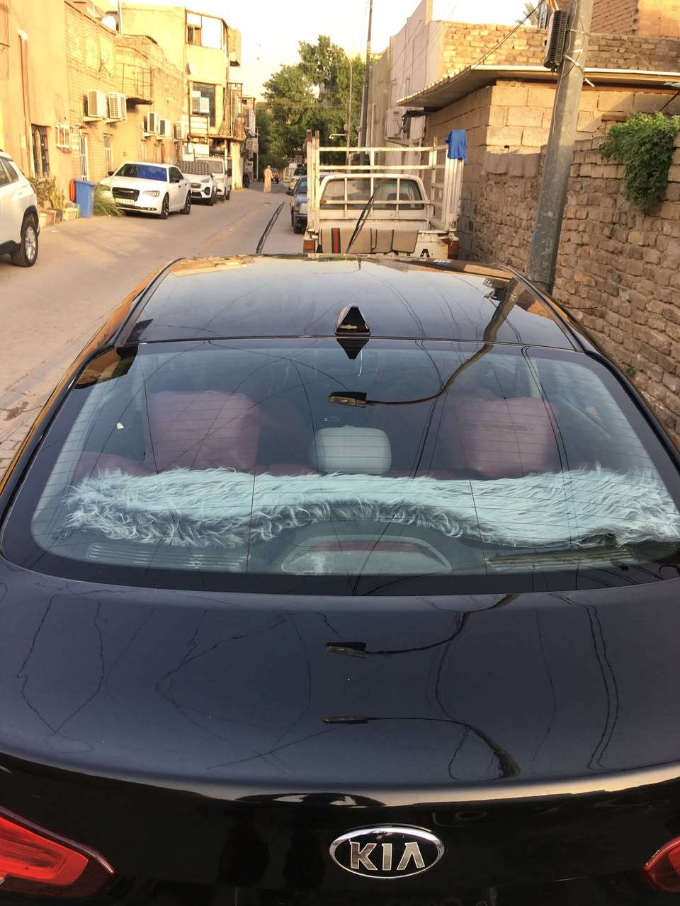 السلام عليكم
كيا فورتي موديل 2018  محرك 2000 دوش
حادث واضح بالصور تبديل قبق جنطه وتصليح الجاملغ فقط باقي السياره ليبل واحد بدون ايرباك 
بجم كبس شركه /بيها صبغ قطعتين اثر شخط 
عندي الصور قبل الصبغ / شاشه كبيره بلاديه 
تحكمات ستيرن جهتين /ثلاث انظمه قياده
ايكو /نورمال / سبورت / تبريد ثلج
محرك گير مكفولات
رقم انكليزي هزه جديده بسمي السياره
بغداد الاعظميه رقم ***********
سعر 119 بيها مجال
