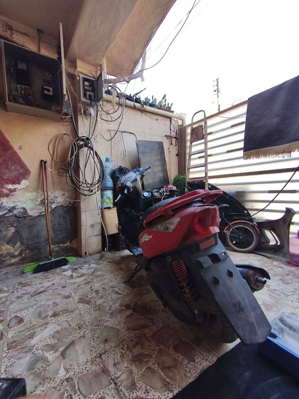 مره خصت الادمن دراجه ثعلب للبيع او GTR الدراجه مثل ما معروضه بالصوره سعرهه 475 وبيهه مجال
السلام عليكم 
مره خصت الادمن دراجه ثعلب للبيع او GTR الدراجه مثل ما معروضه بالصوره سعرهه 475 وبيهه مجال  ***********
